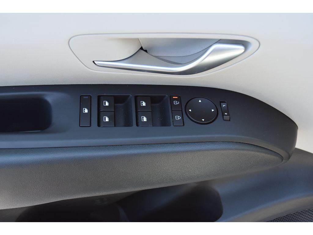 new 2025 Hyundai TUCSON Hybrid car, priced at $38,214