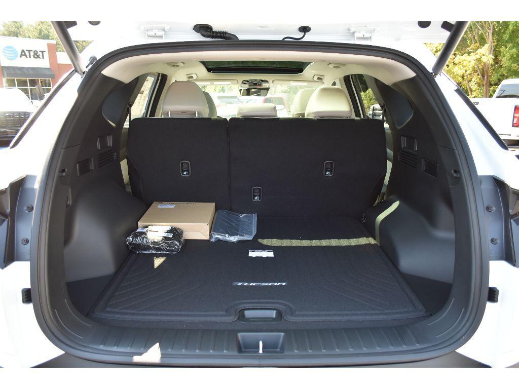 new 2025 Hyundai TUCSON Hybrid car, priced at $38,214