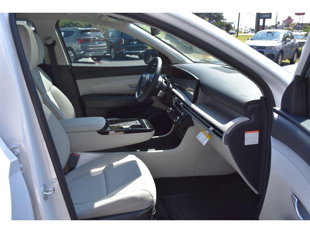 new 2025 Hyundai TUCSON Hybrid car, priced at $38,214