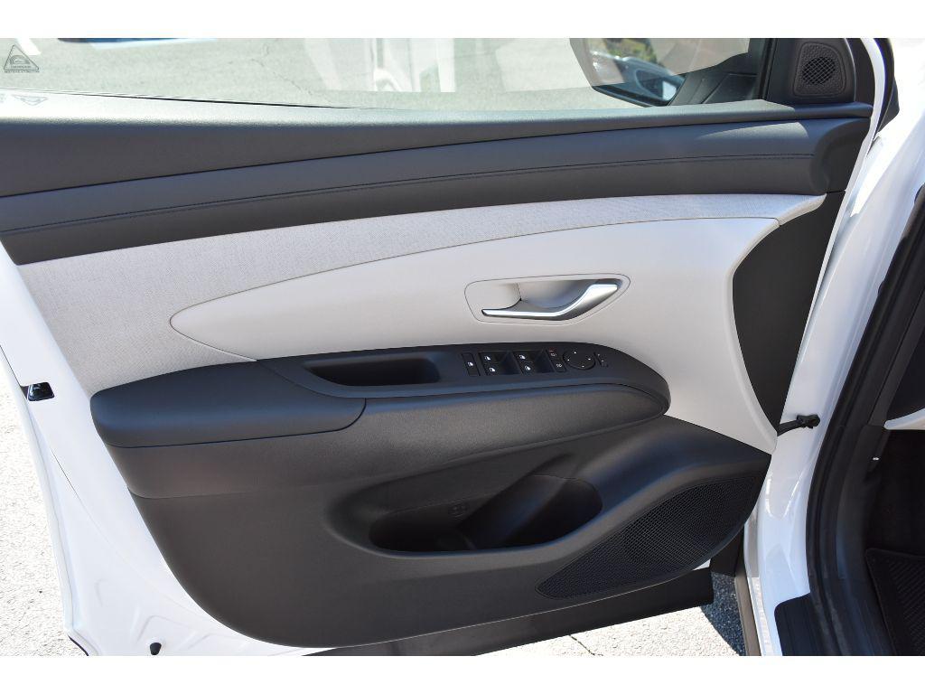 new 2025 Hyundai TUCSON Hybrid car, priced at $38,214