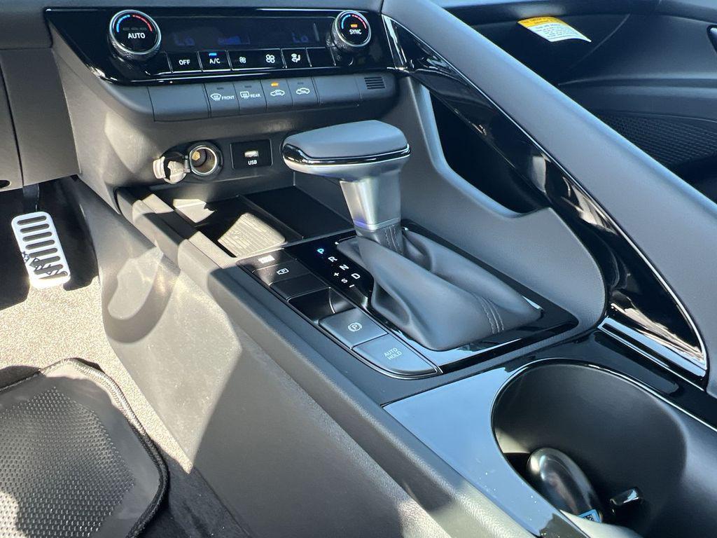 new 2025 Hyundai ELANTRA HEV car, priced at $23,760