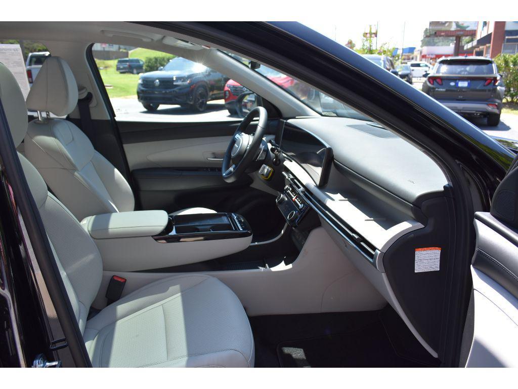 new 2025 Hyundai TUCSON Hybrid car, priced at $37,793
