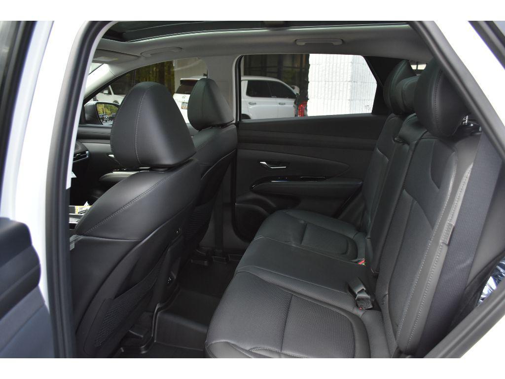 new 2025 Hyundai TUCSON Hybrid car, priced at $42,732