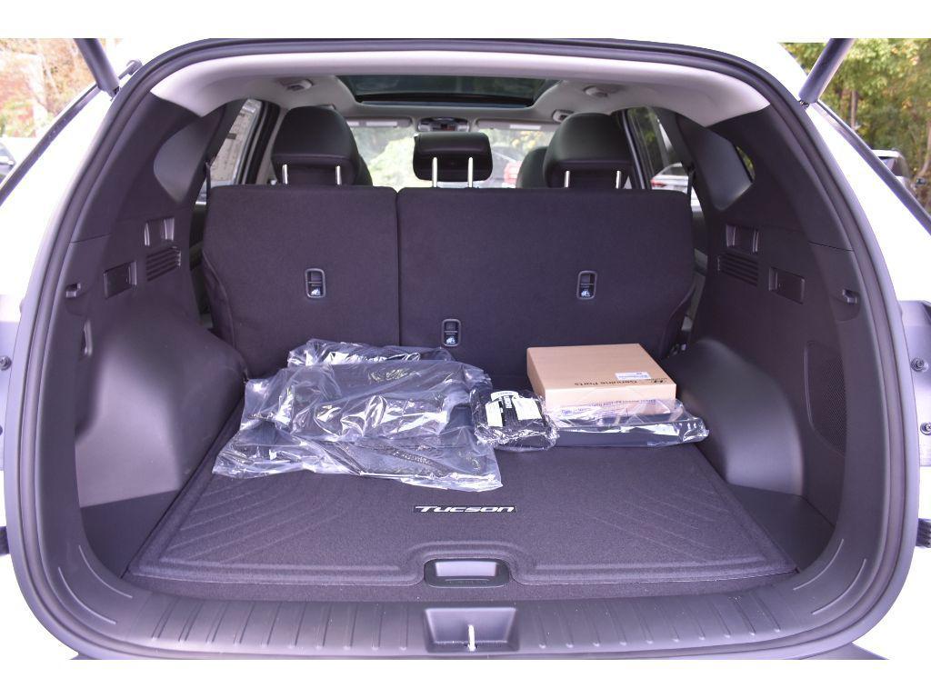 new 2025 Hyundai TUCSON Hybrid car, priced at $42,732