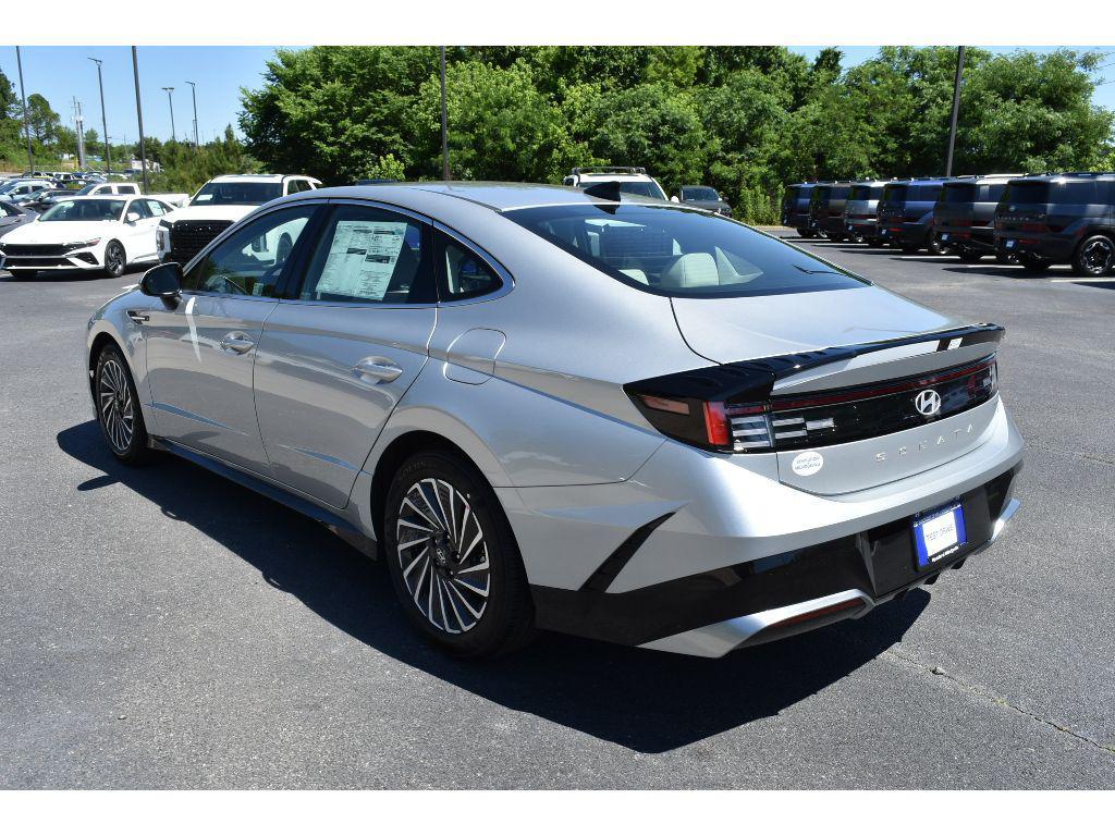 new 2025 Hyundai Sonata Hybrid car, priced at $32,150