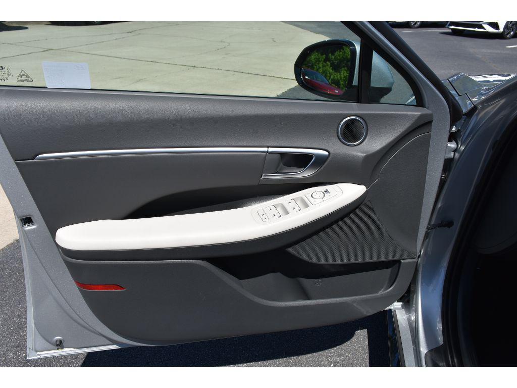 new 2025 Hyundai Sonata Hybrid car, priced at $32,150