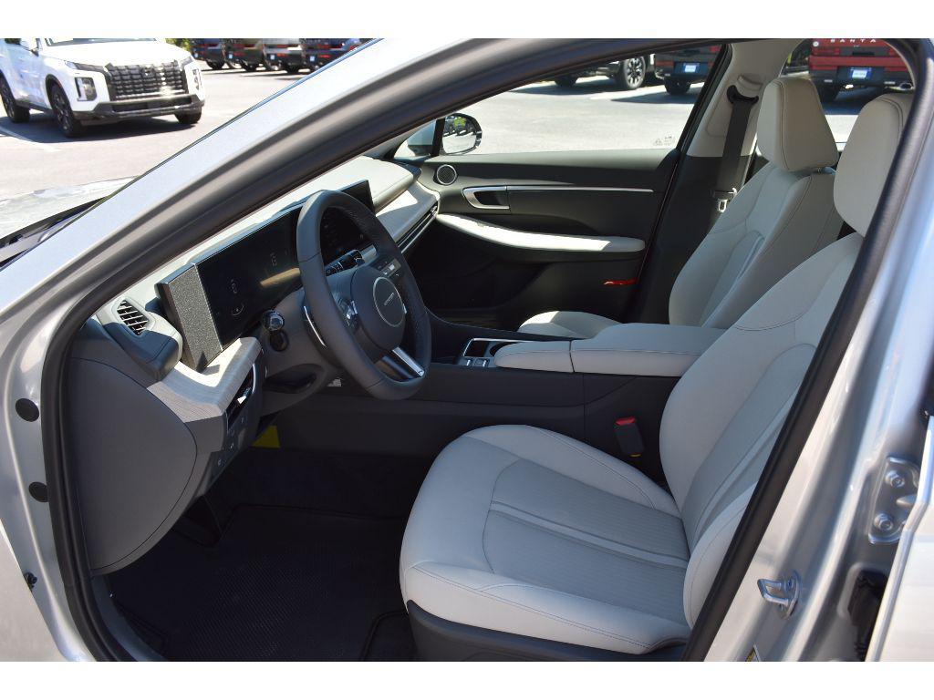 new 2025 Hyundai Sonata Hybrid car, priced at $32,150