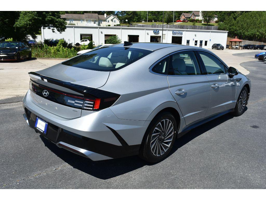 new 2025 Hyundai Sonata Hybrid car, priced at $32,150