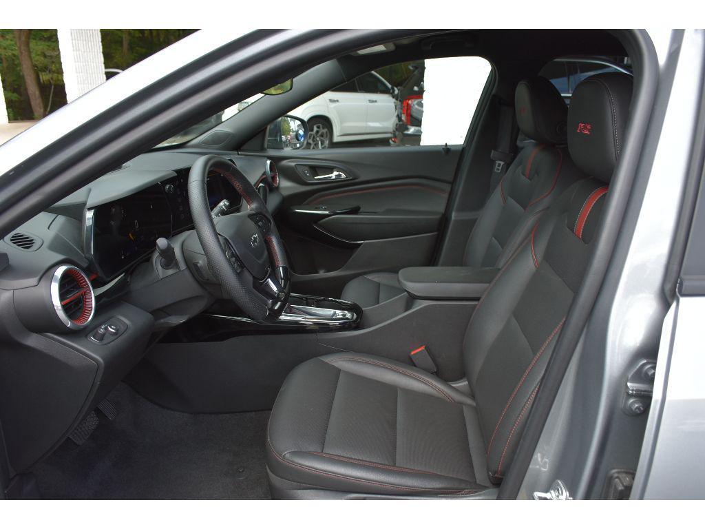 used 2025 Chevrolet Trax car, priced at $22,631