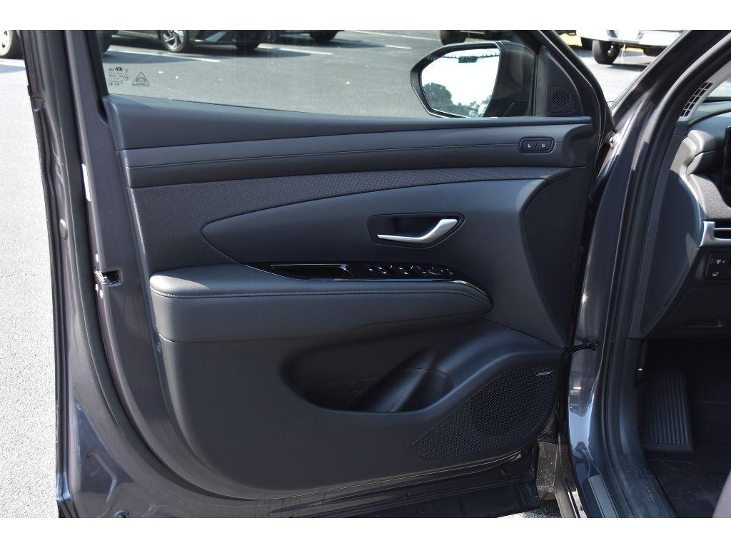 new 2025 Hyundai TUCSON Hybrid car, priced at $42,262