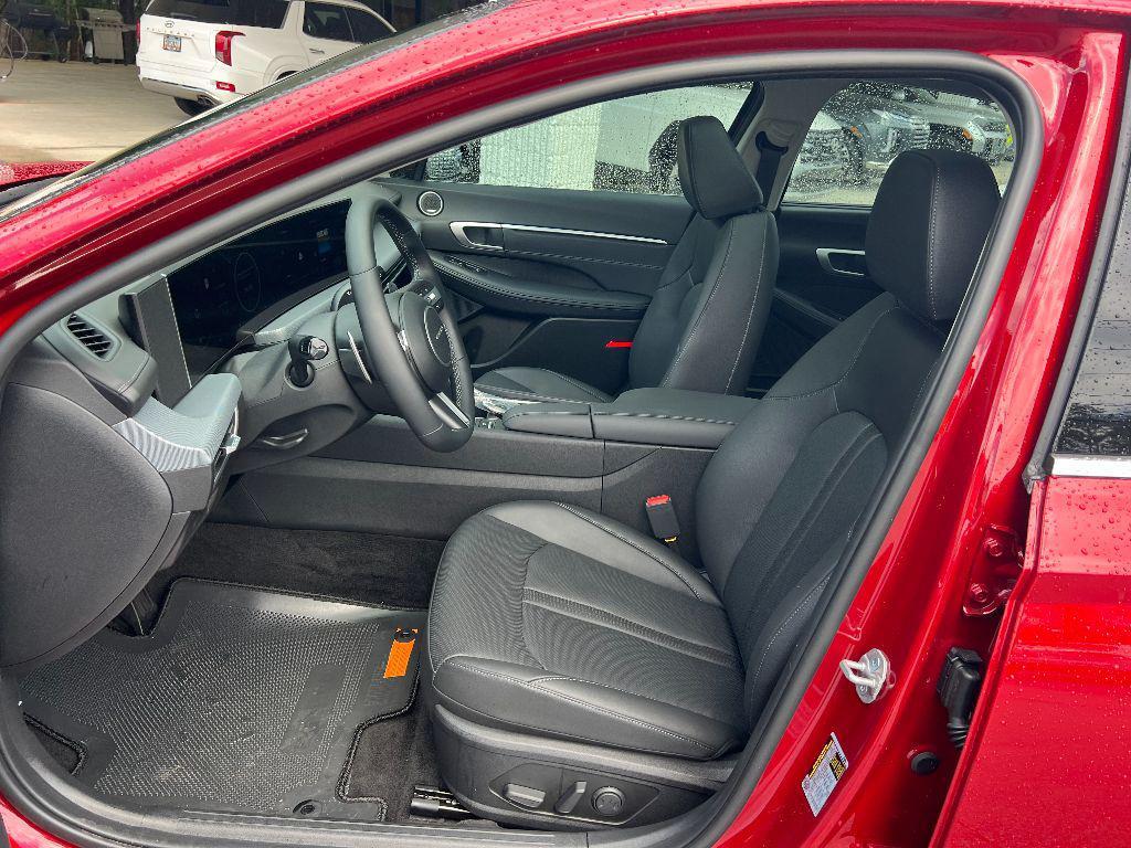 new 2025 Hyundai Sonata Hybrid car, priced at $38,735