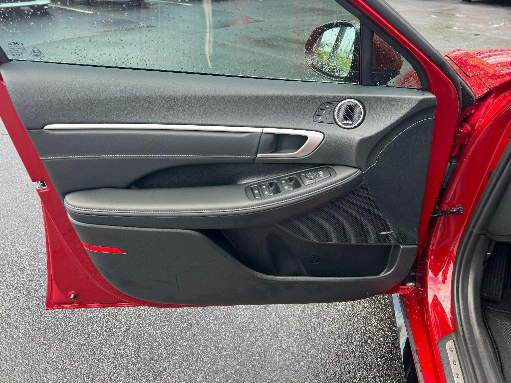 new 2025 Hyundai Sonata Hybrid car, priced at $38,735