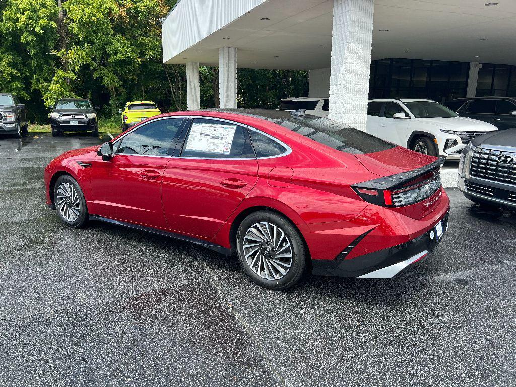 new 2025 Hyundai Sonata Hybrid car, priced at $38,735