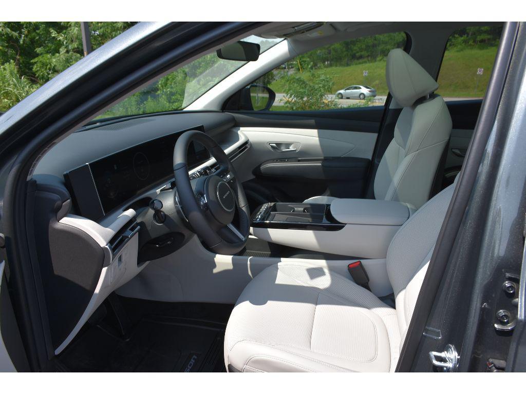 new 2025 Hyundai TUCSON Hybrid car, priced at $37,265