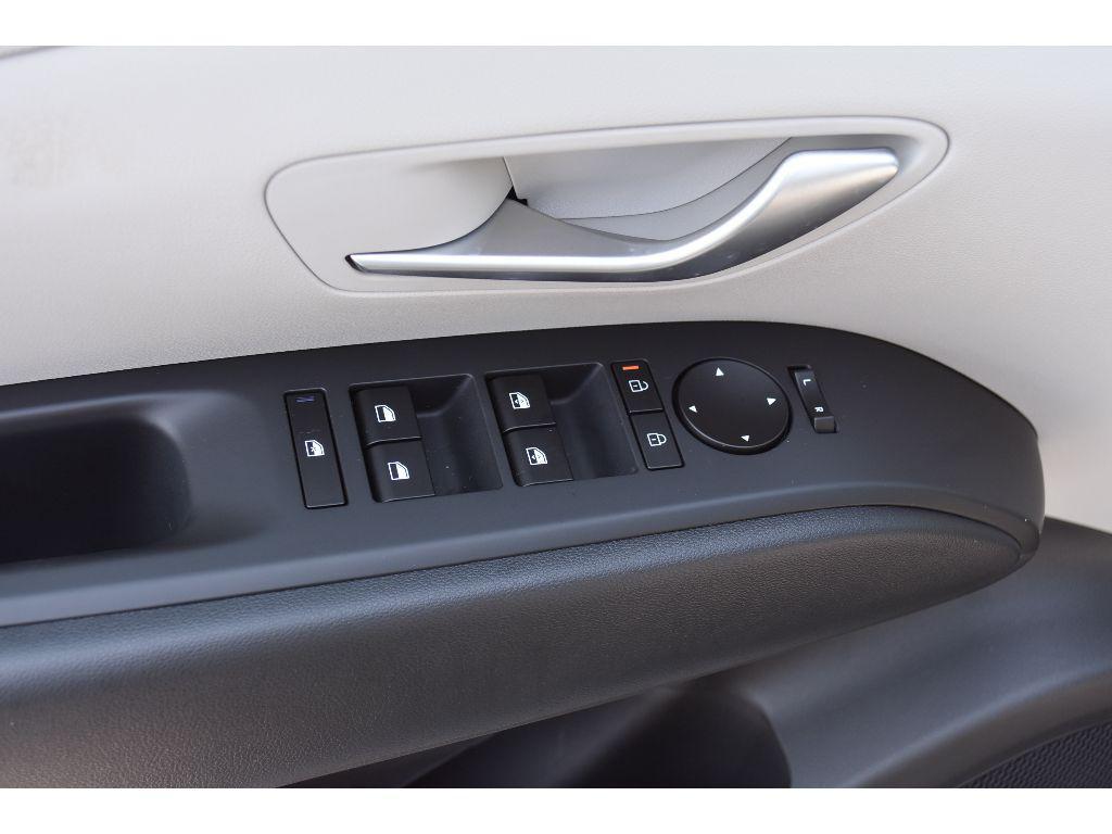 new 2025 Hyundai TUCSON Hybrid car, priced at $37,265