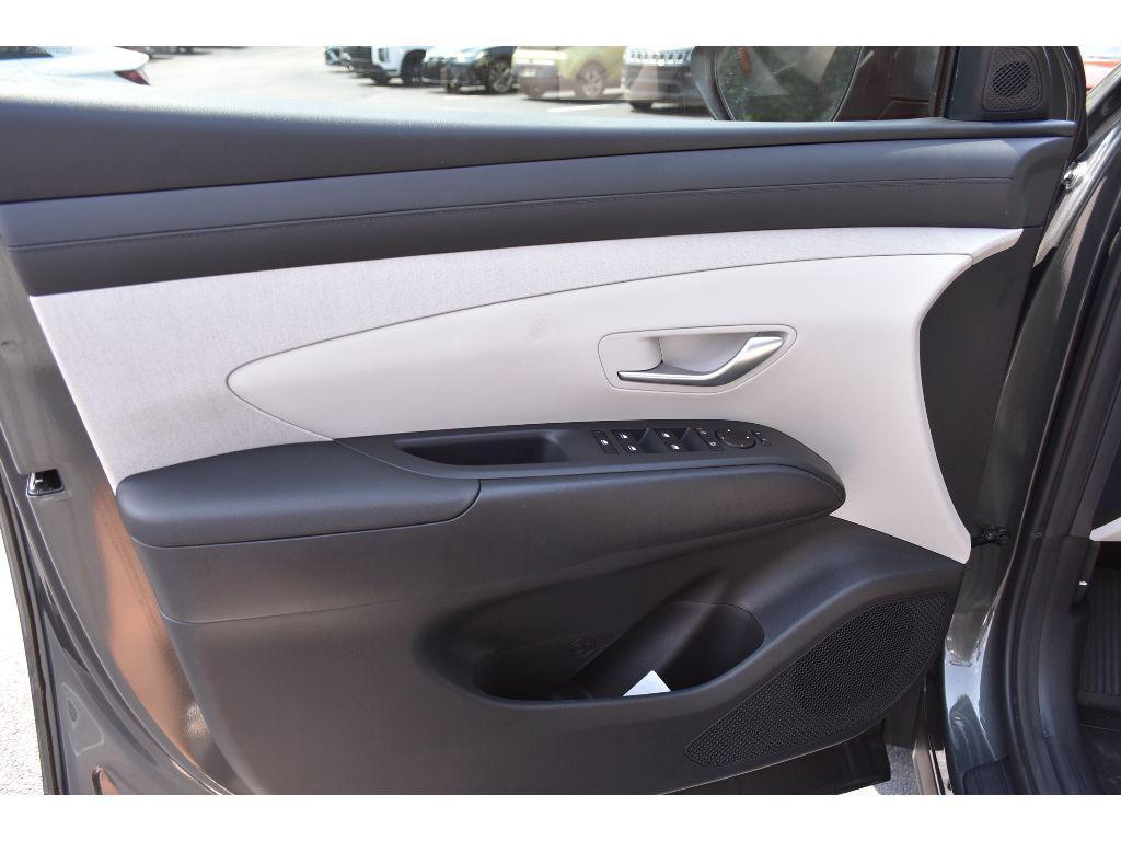 new 2025 Hyundai TUCSON Hybrid car, priced at $37,265