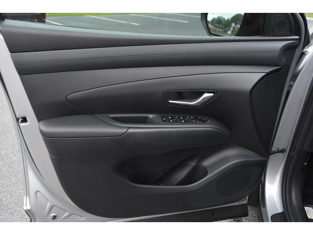 new 2025 Hyundai TUCSON Hybrid car, priced at $33,973