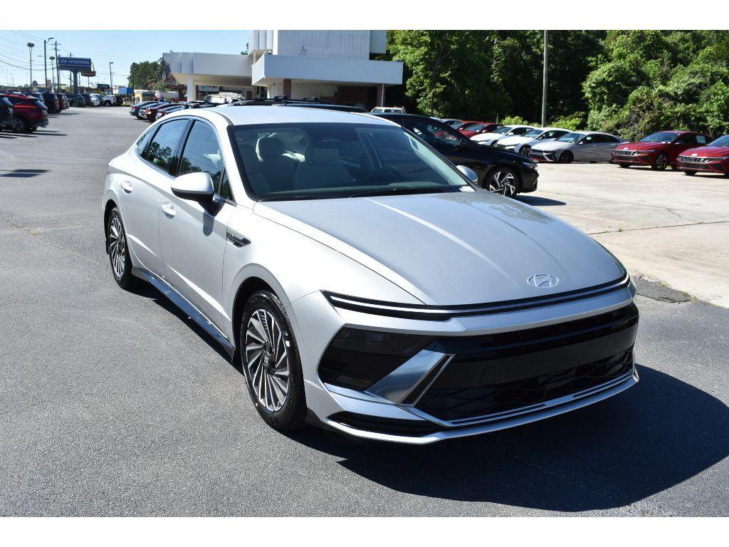 new 2025 Hyundai Sonata Hybrid car, priced at $27,199
