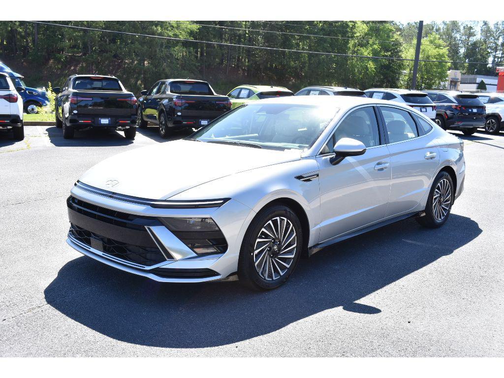 new 2025 Hyundai Sonata Hybrid car, priced at $27,199
