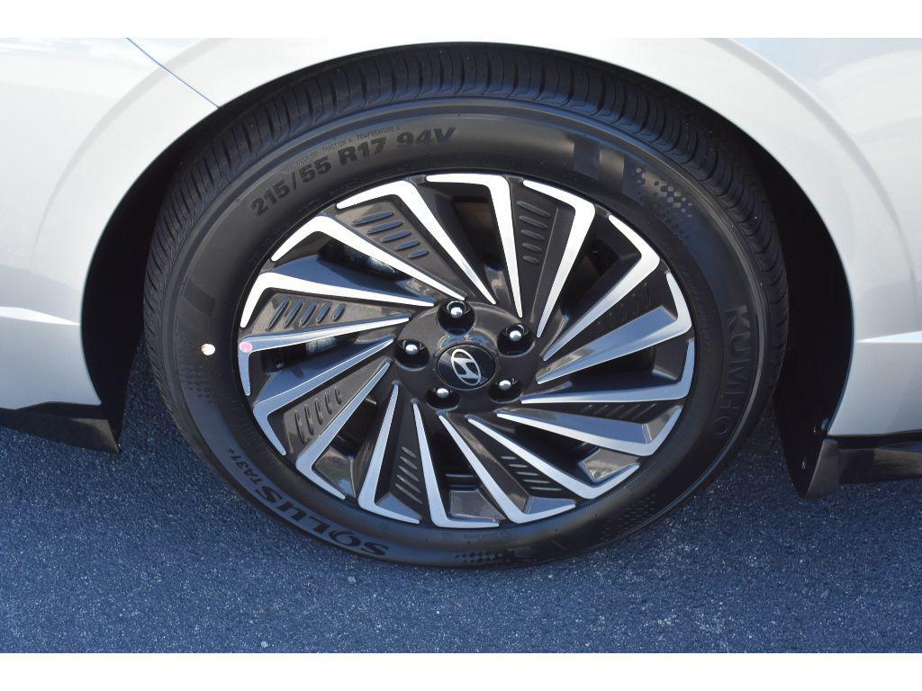 new 2025 Hyundai Sonata Hybrid car, priced at $27,199