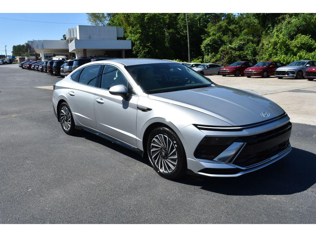 new 2025 Hyundai Sonata Hybrid car, priced at $27,199