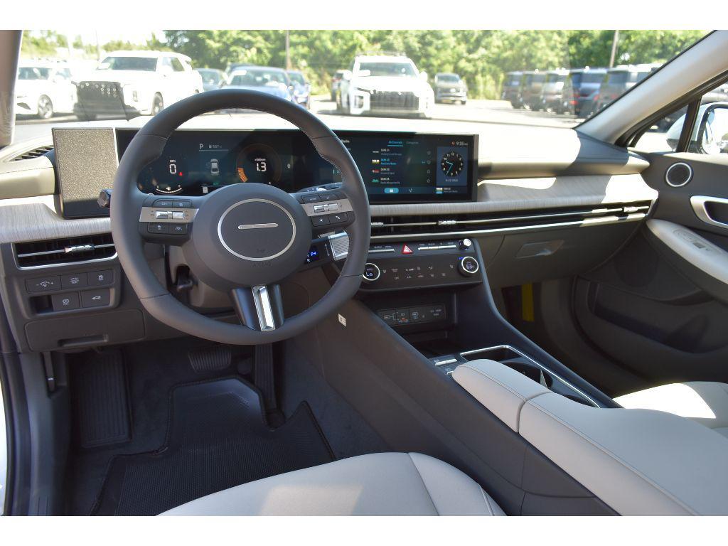 new 2025 Hyundai Sonata Hybrid car, priced at $27,199