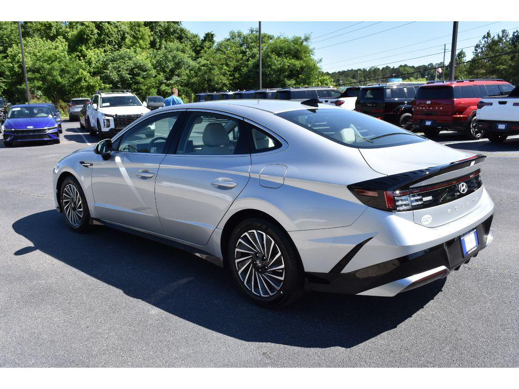 new 2025 Hyundai Sonata Hybrid car, priced at $27,199