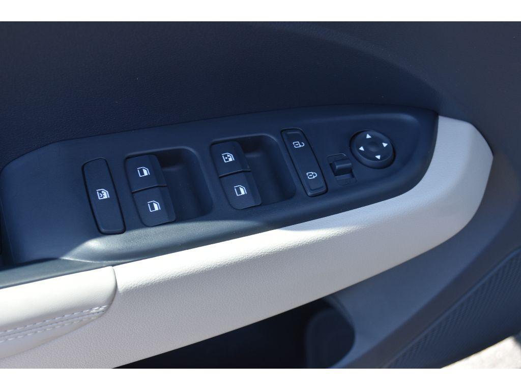 new 2025 Hyundai Venue car, priced at $25,103