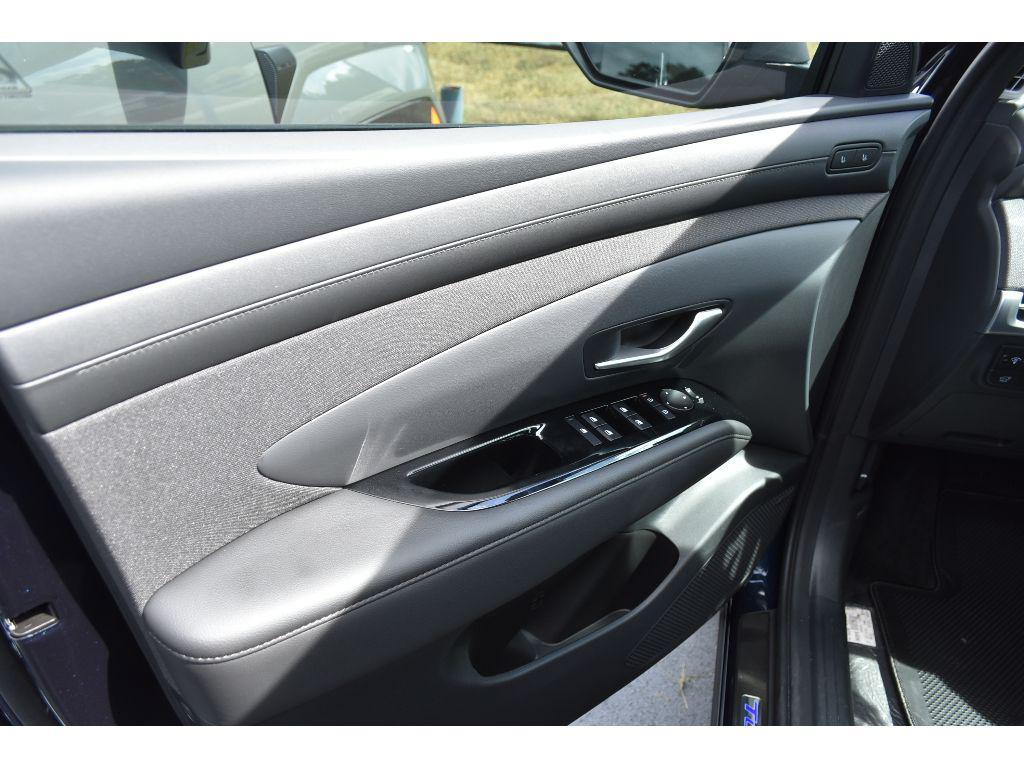 new 2025 Hyundai TUCSON Hybrid car, priced at $42,292