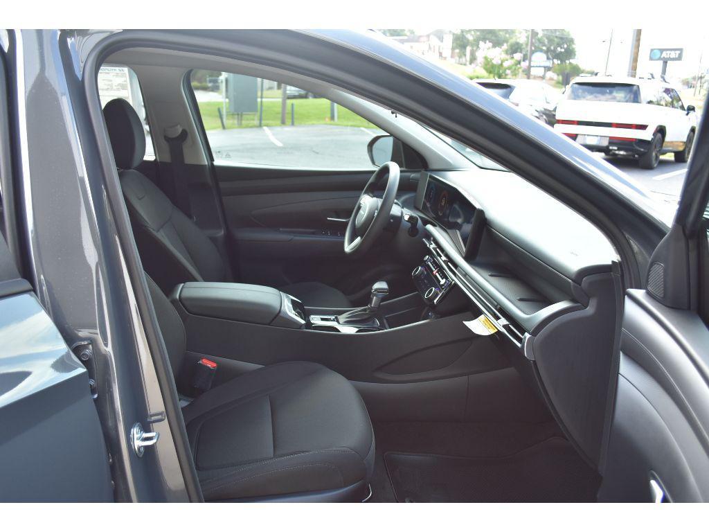 new 2025 Hyundai Tucson car, priced at $32,154