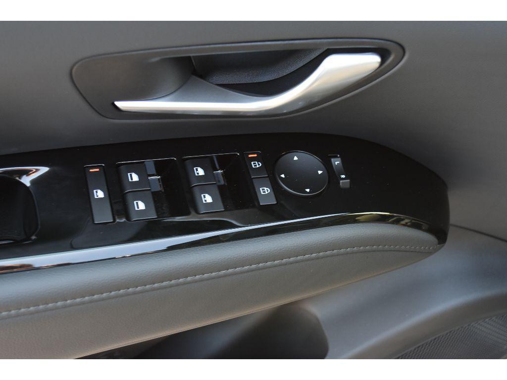 new 2025 Hyundai TUCSON Hybrid car, priced at $42,262