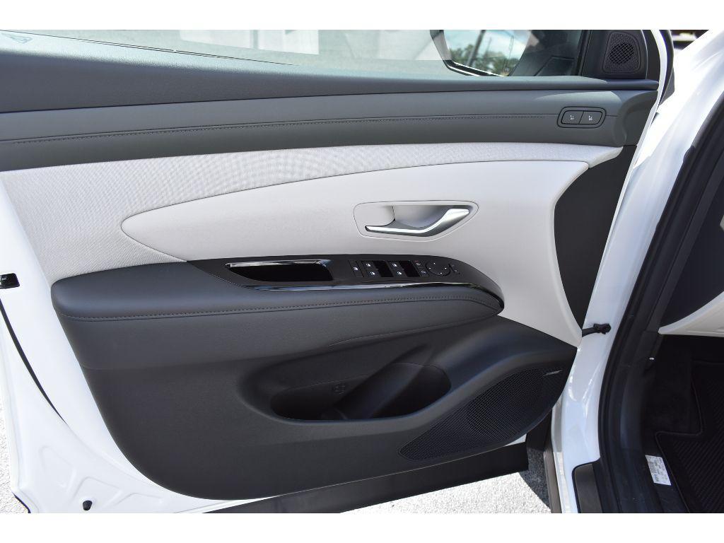 new 2025 Hyundai TUCSON Hybrid car, priced at $42,758