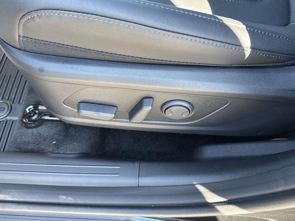 new 2025 Hyundai TUCSON Hybrid car, priced at $37,126