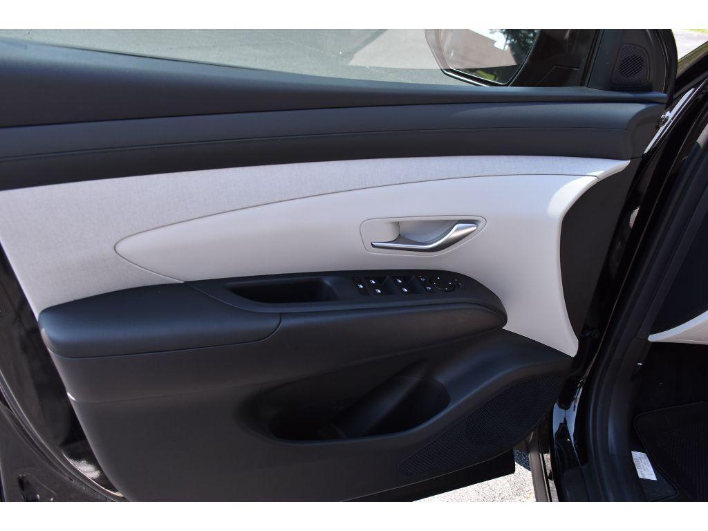 new 2025 Hyundai TUCSON Hybrid car, priced at $37,723