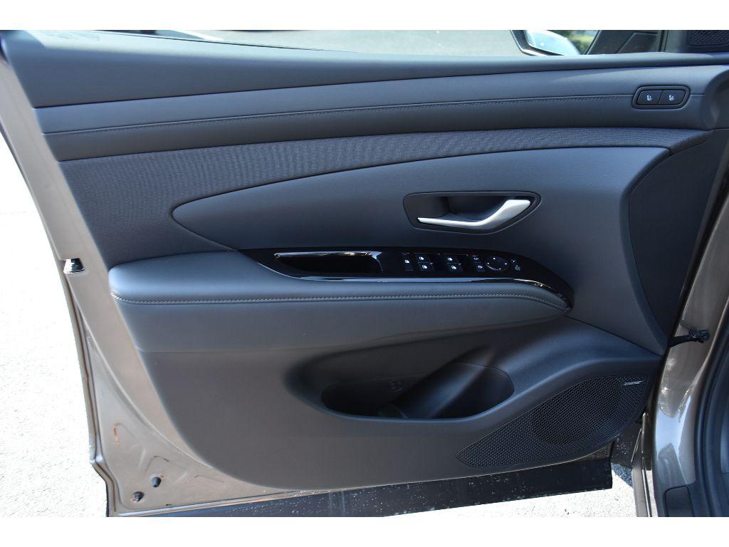 new 2025 Hyundai TUCSON Hybrid car, priced at $42,292