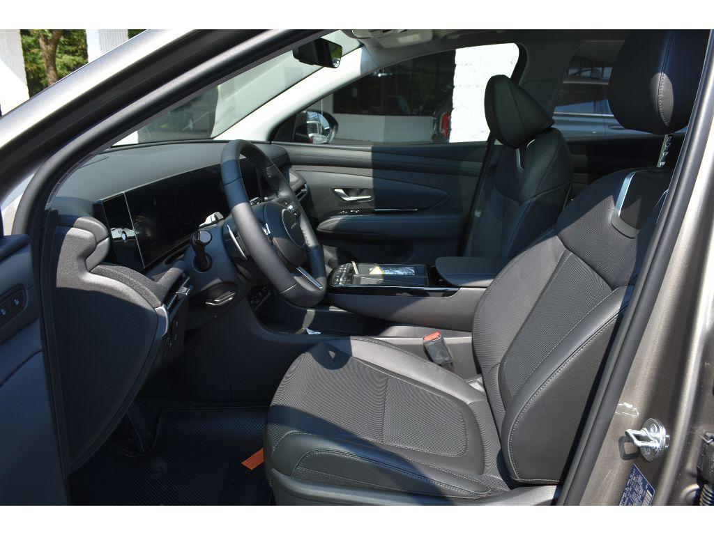 new 2025 Hyundai TUCSON Hybrid car, priced at $42,292