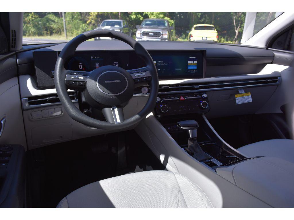 new 2025 Hyundai Tucson car, priced at $32,040