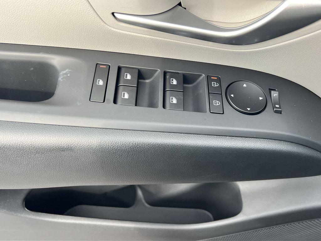 new 2025 Hyundai TUCSON Hybrid car, priced at $32,995