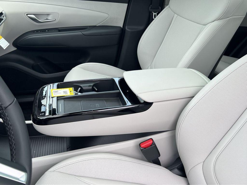 new 2025 Hyundai TUCSON Hybrid car, priced at $32,995