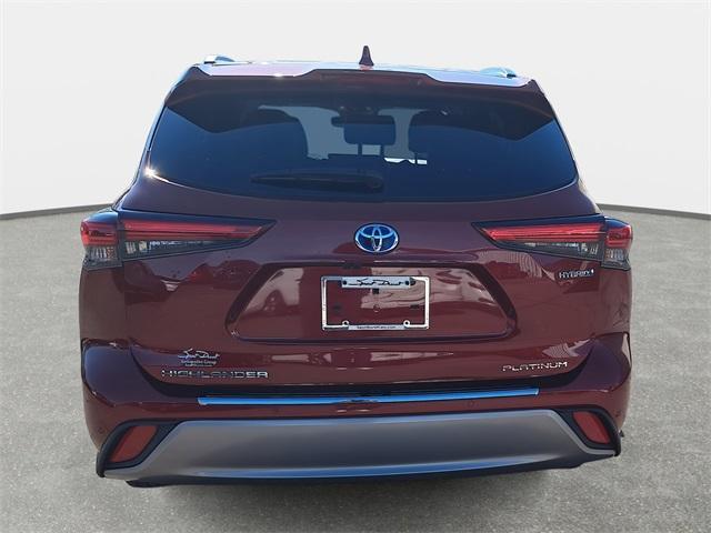 used 2021 Toyota Highlander Hybrid car, priced at $41,500