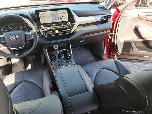 used 2021 Toyota Highlander Hybrid car, priced at $41,500