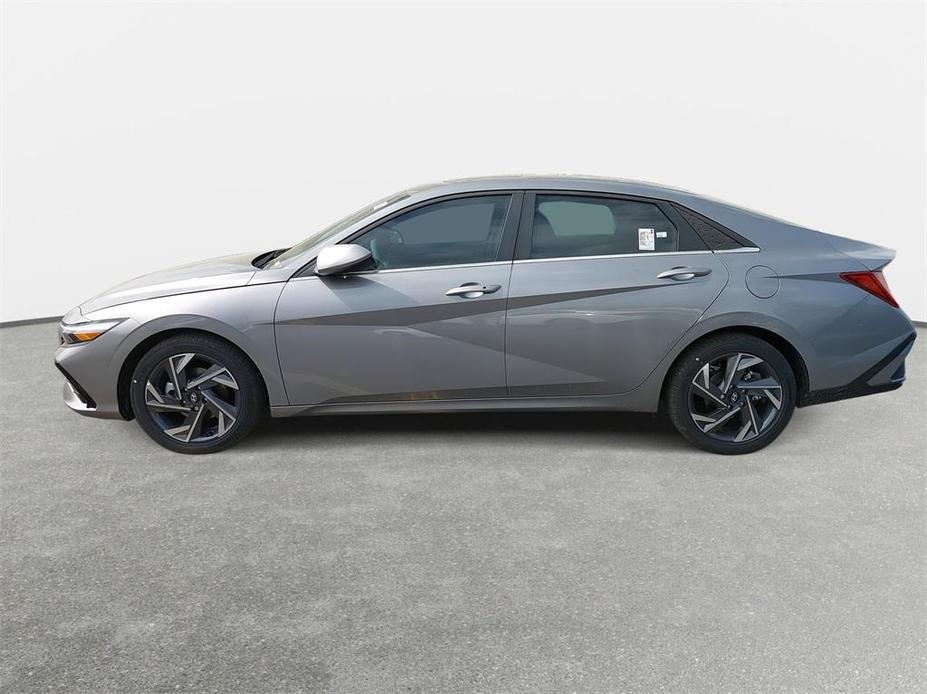 new 2024 Hyundai Elantra car, priced at $23,877