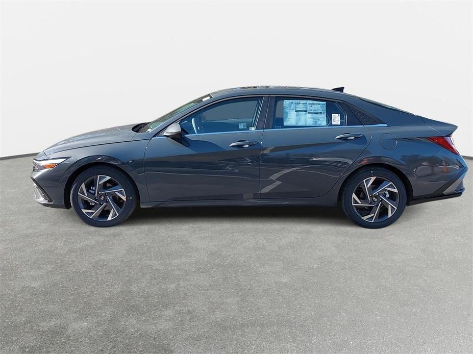 new 2024 Hyundai Elantra car, priced at $23,569