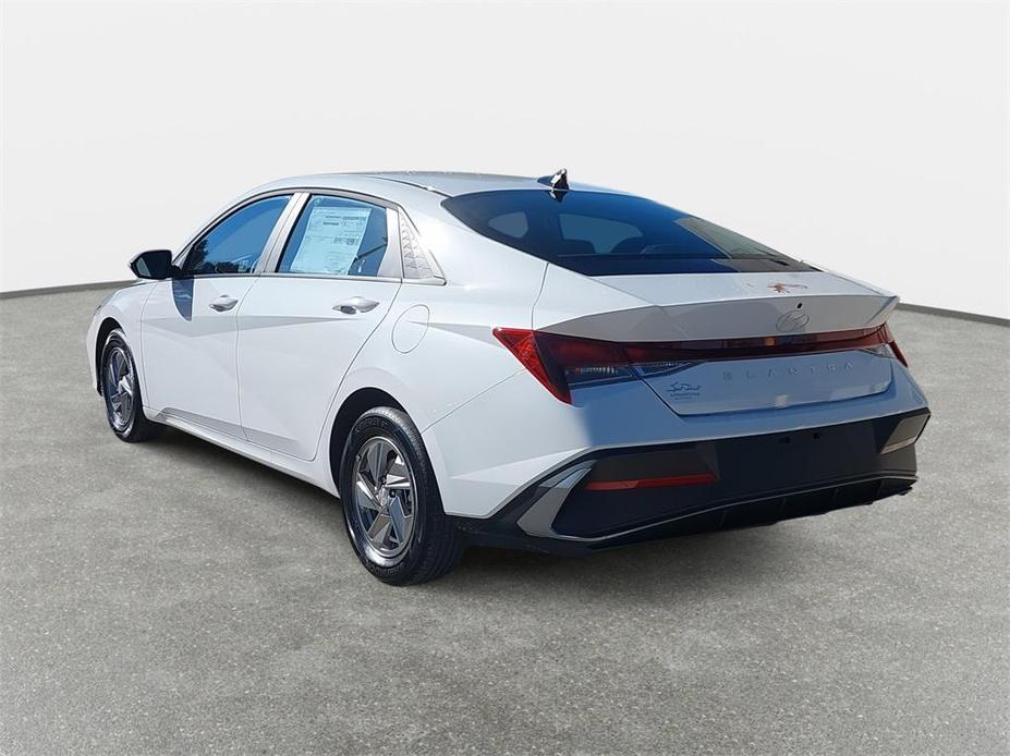 new 2025 Hyundai Elantra car, priced at $23,072