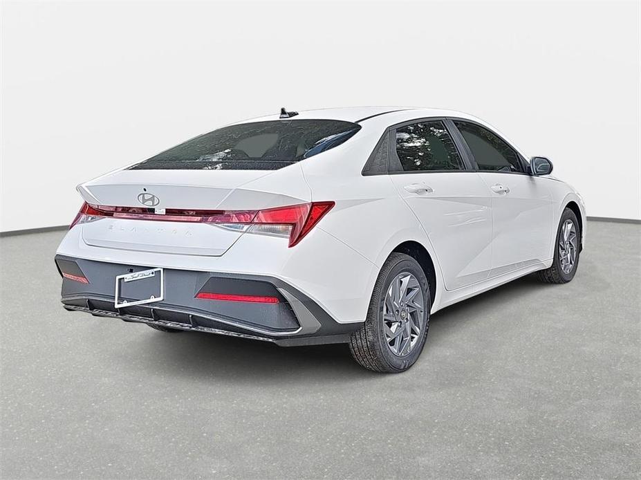 new 2024 Hyundai Elantra car, priced at $22,428