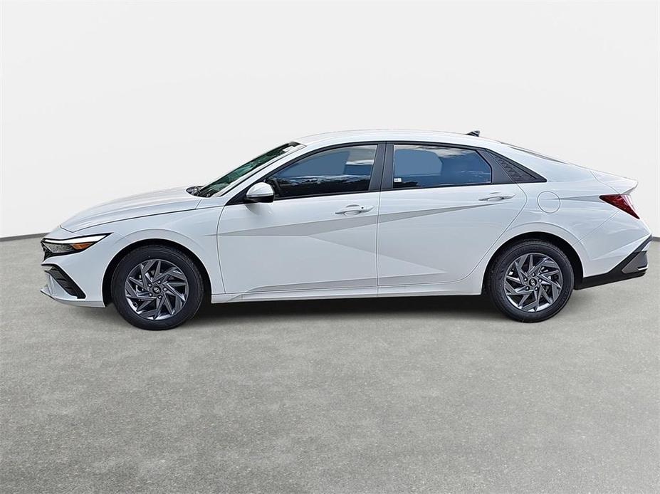 new 2024 Hyundai Elantra car, priced at $22,428