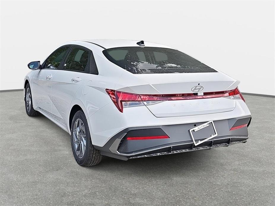 new 2024 Hyundai Elantra car, priced at $22,428