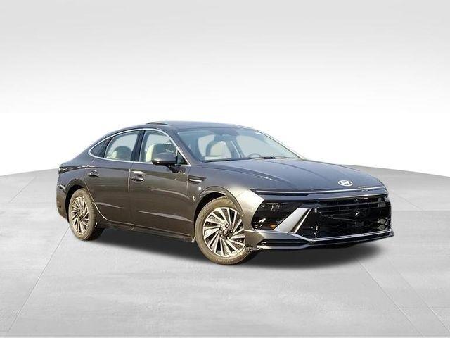 new 2025 Hyundai Sonata Hybrid car, priced at $37,565