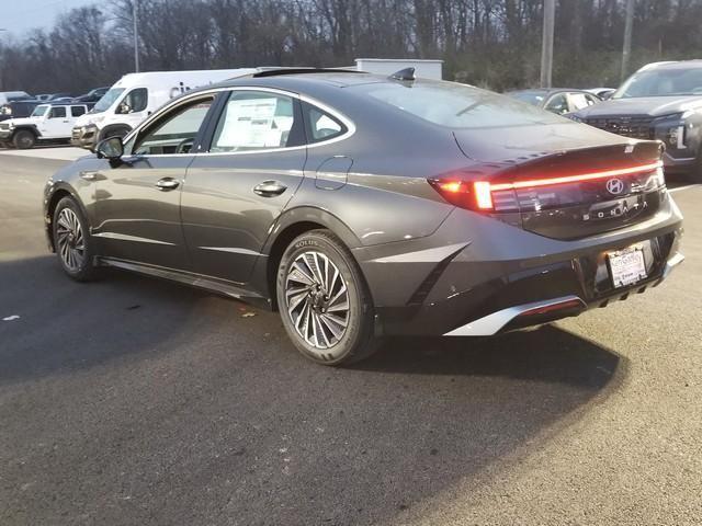 new 2025 Hyundai Sonata Hybrid car, priced at $36,853