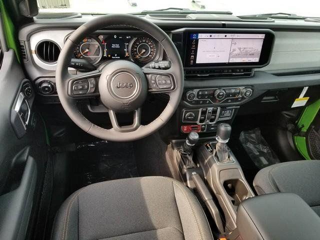 new 2025 Jeep Wrangler car, priced at $47,075